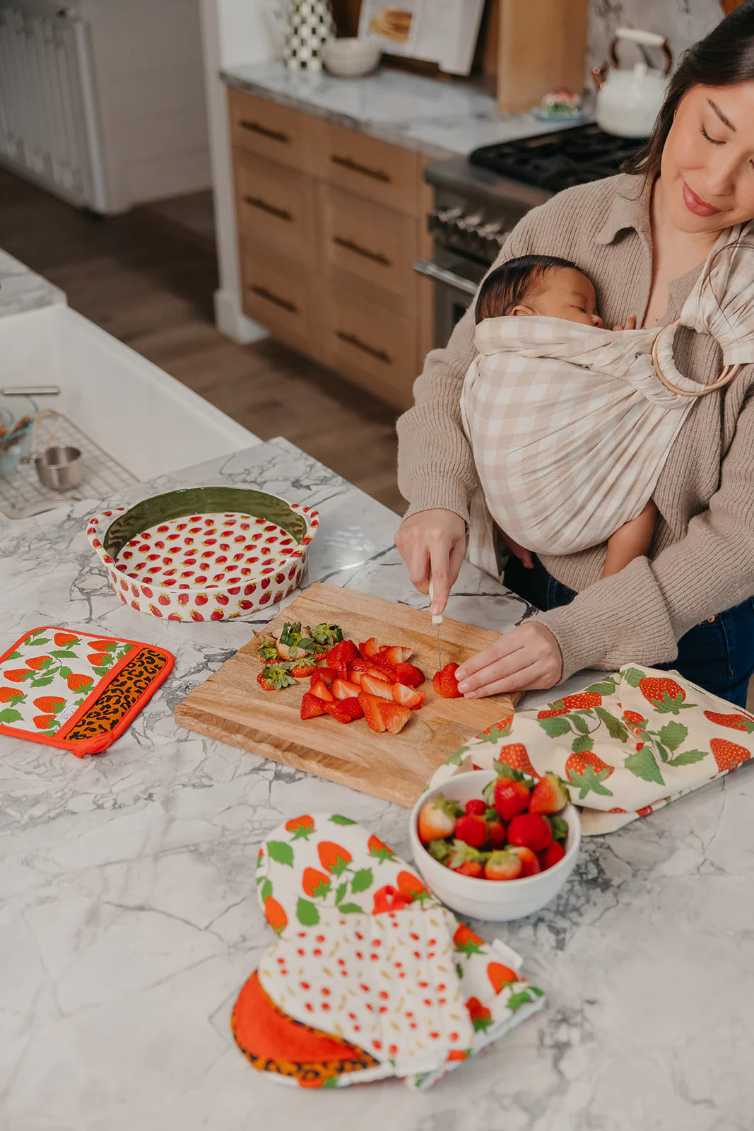 Berries and Cherries Oven Mitt - Image 4