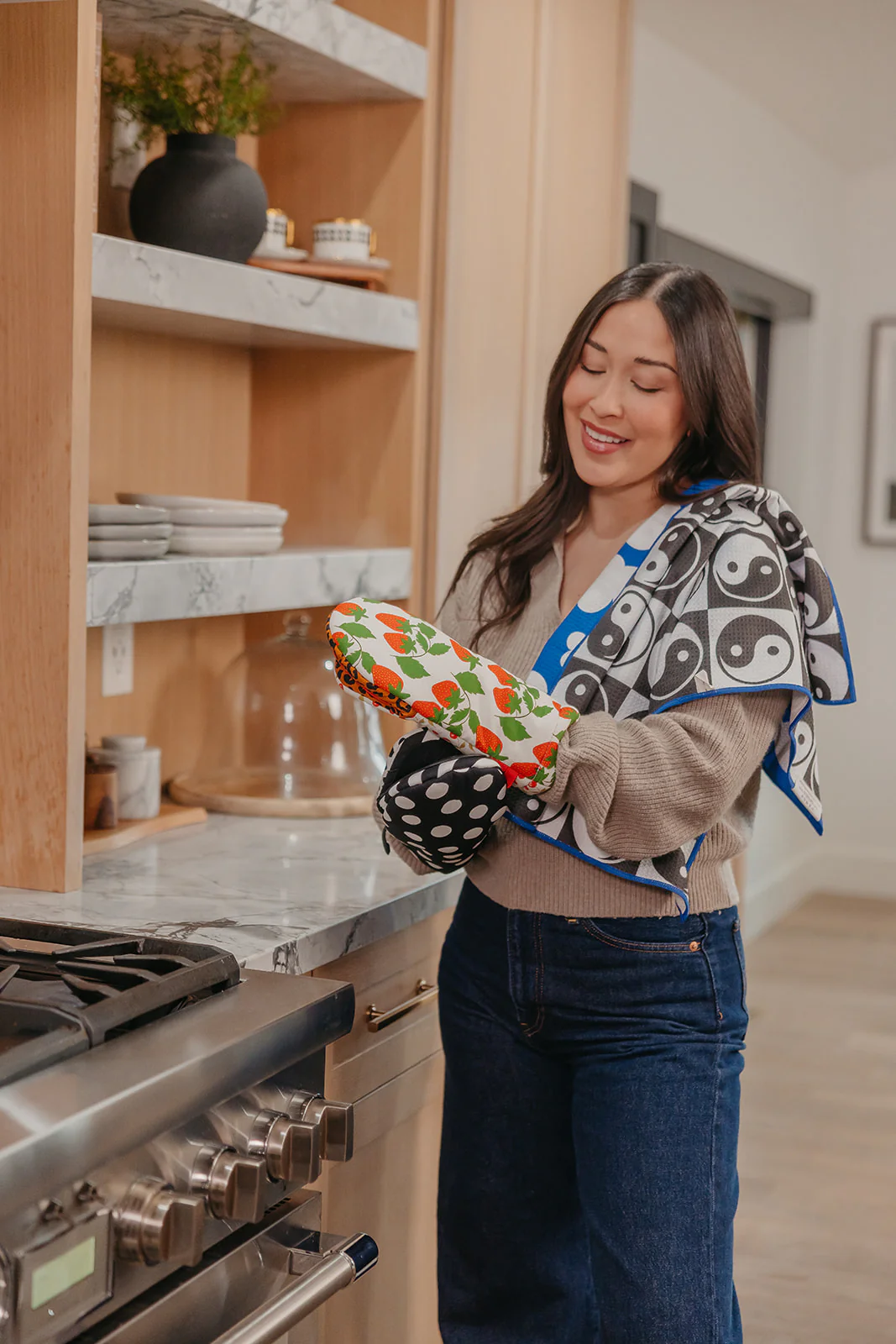 Berries and Cherries Oven Mitt - Image 5