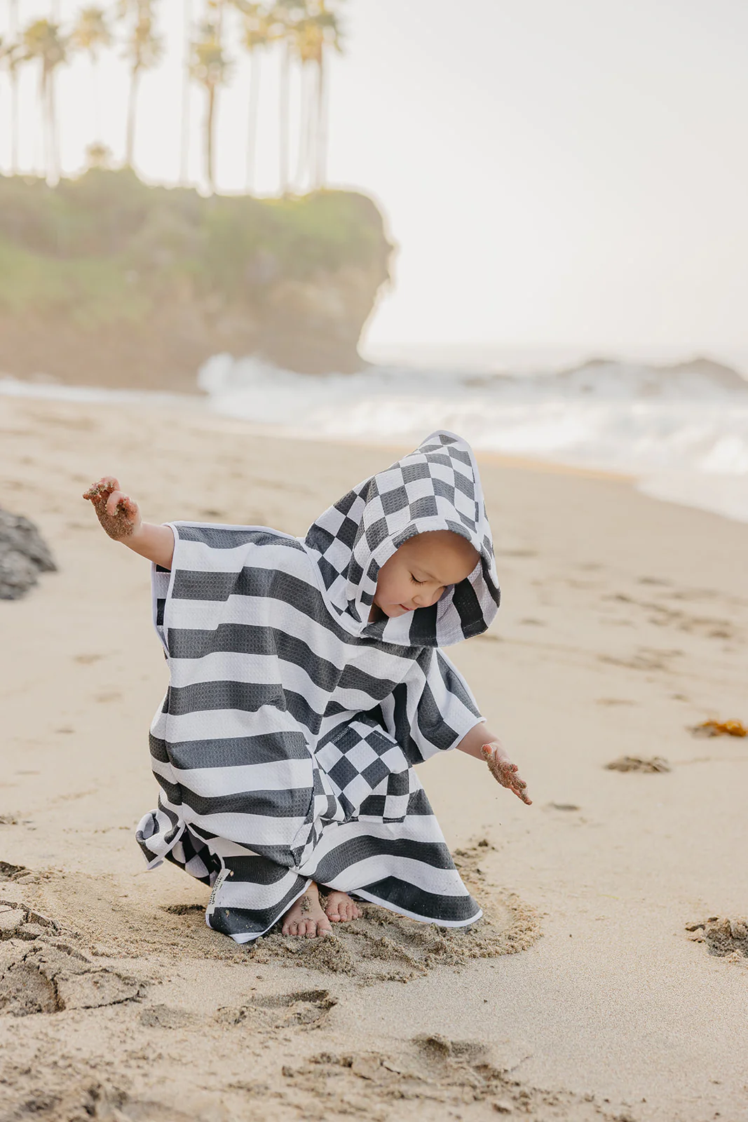 Checkmate: Reversible Poncho - Image 8
