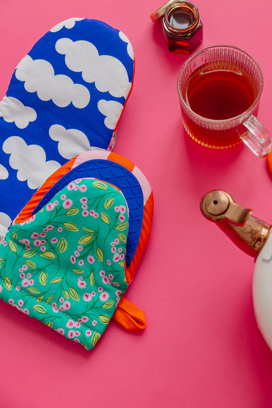 Day and Night: 2 Oven Mitt + 1 Pot Pad Bundle Pack - Image 7