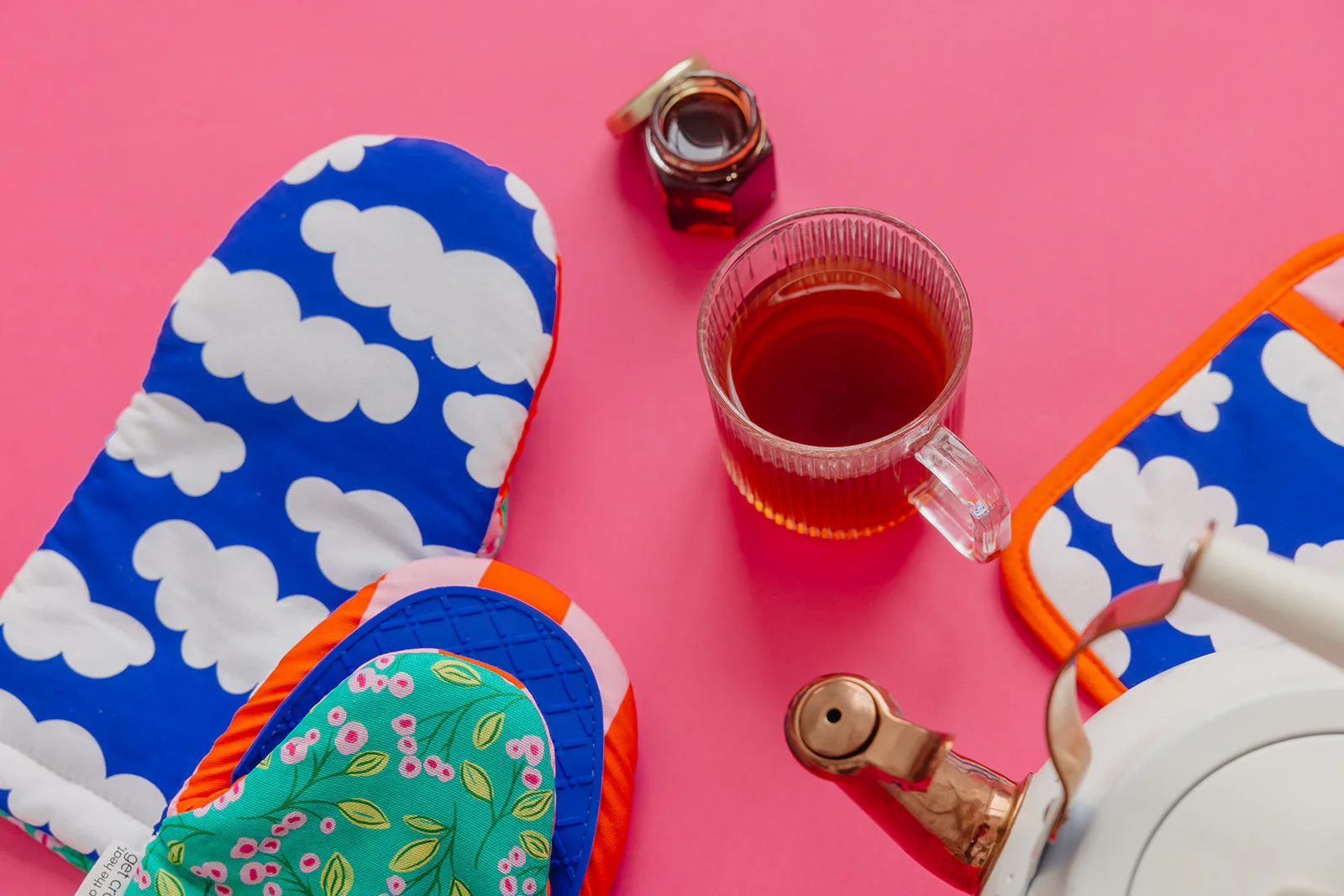 Day and Night Oven Mitt - Image 5