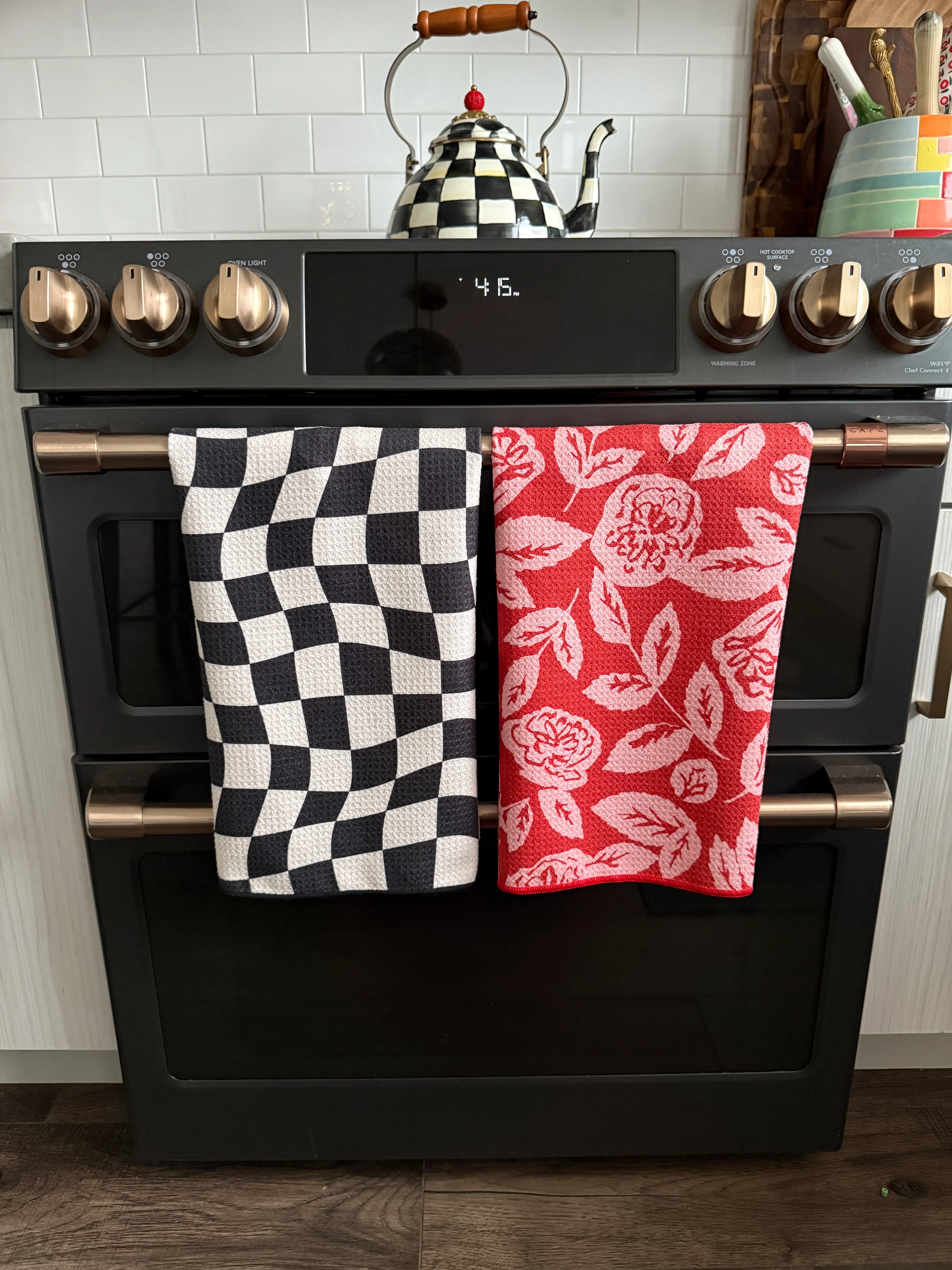 I’ll be yours: Double-Sided Hand Towel - Image 3