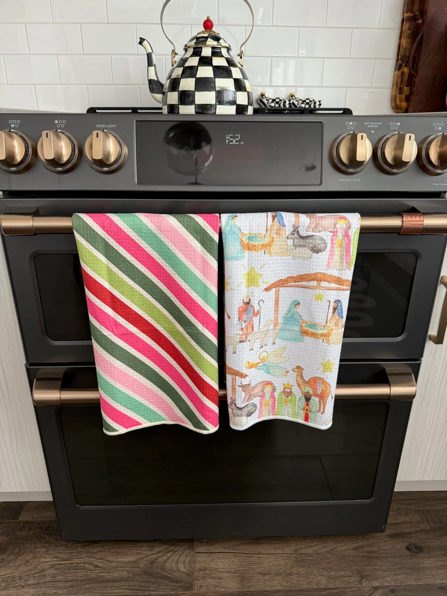 Pixie: Double-Sided Hand Towel - Image 5